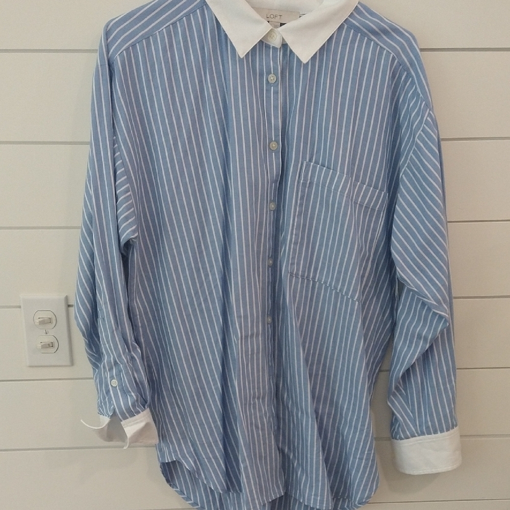 LOFT Women's Blue and White Striped Button Down Shirt White Collar L
